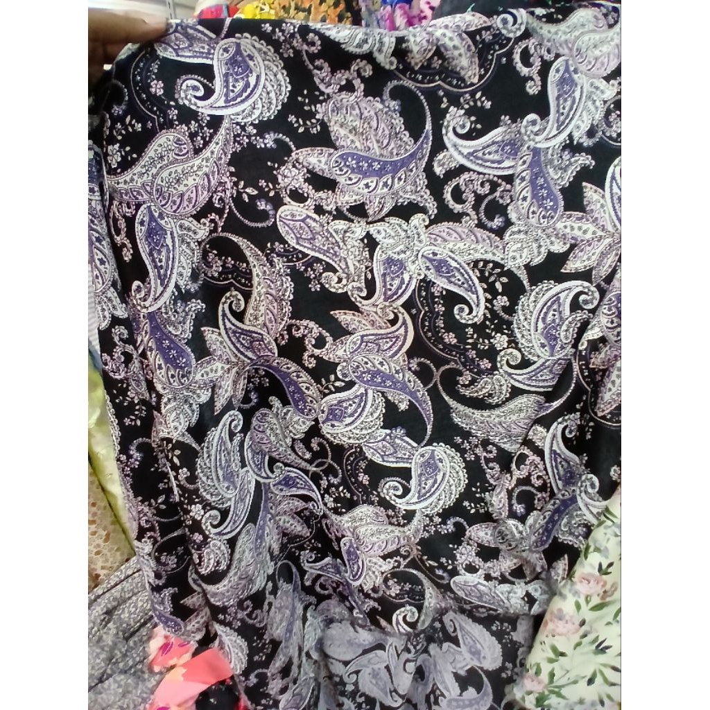 Kain/Bahan satin silk motif kembang//Bahan maxmara silk meteran//kain saten silk motif bunga(silk13)