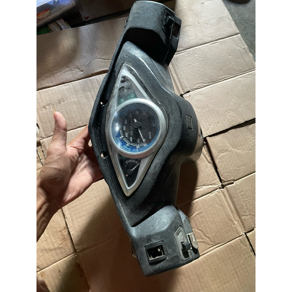 speedometer viar bentuk Supra x Helm in bekas