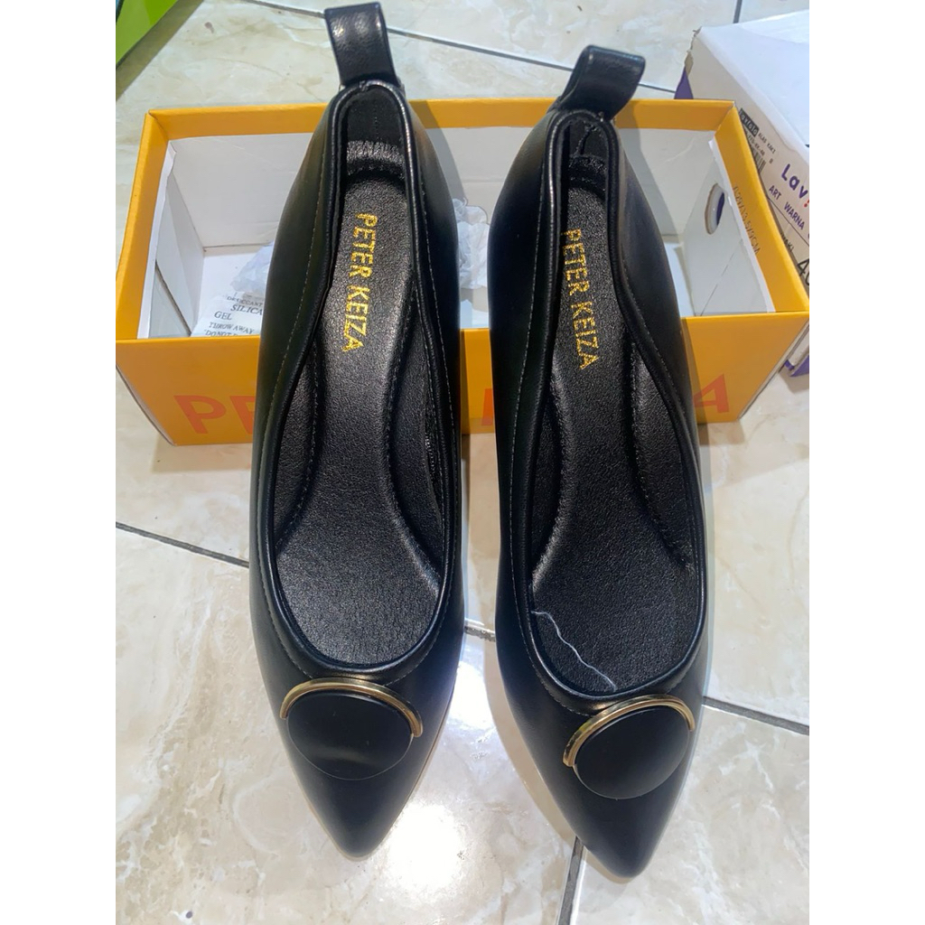 [preloved] flatshoes wanita hitam lancip