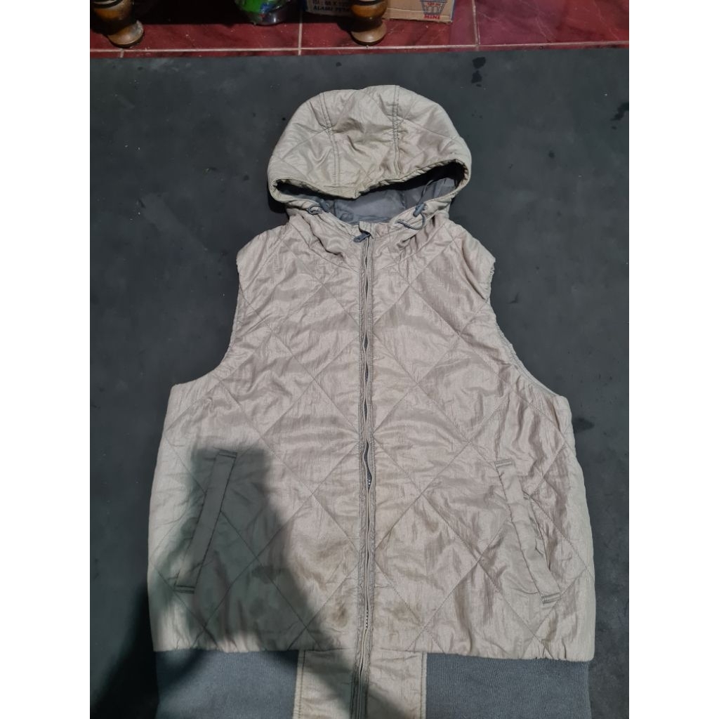 vest puffer uniqlo second,vest puffer uniqlo preloved