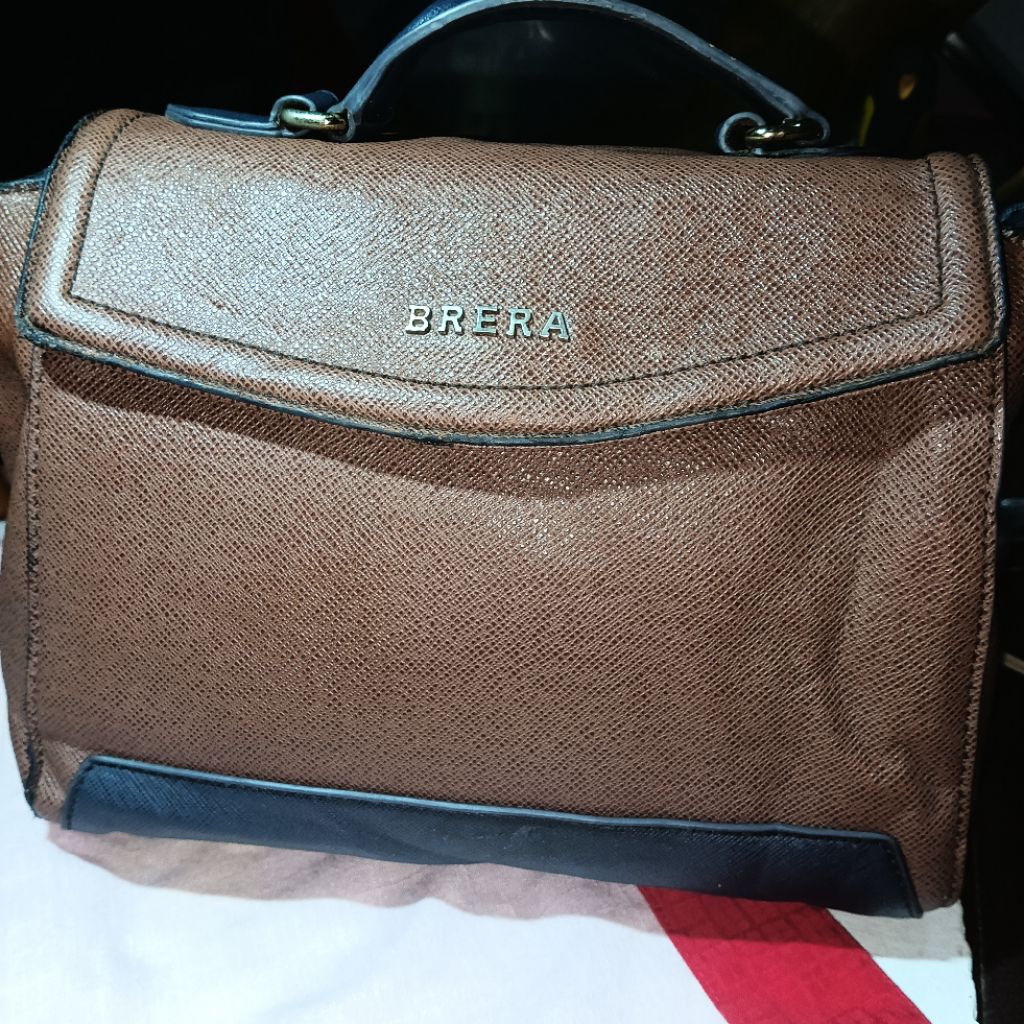 preloved Brera sling bag harga 100+admin