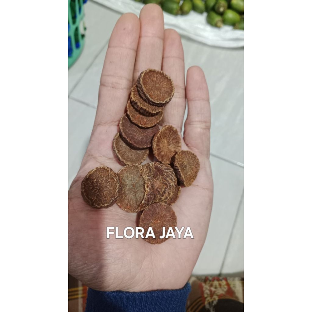 

BUAH PINANG IRIS KERING 1 KG