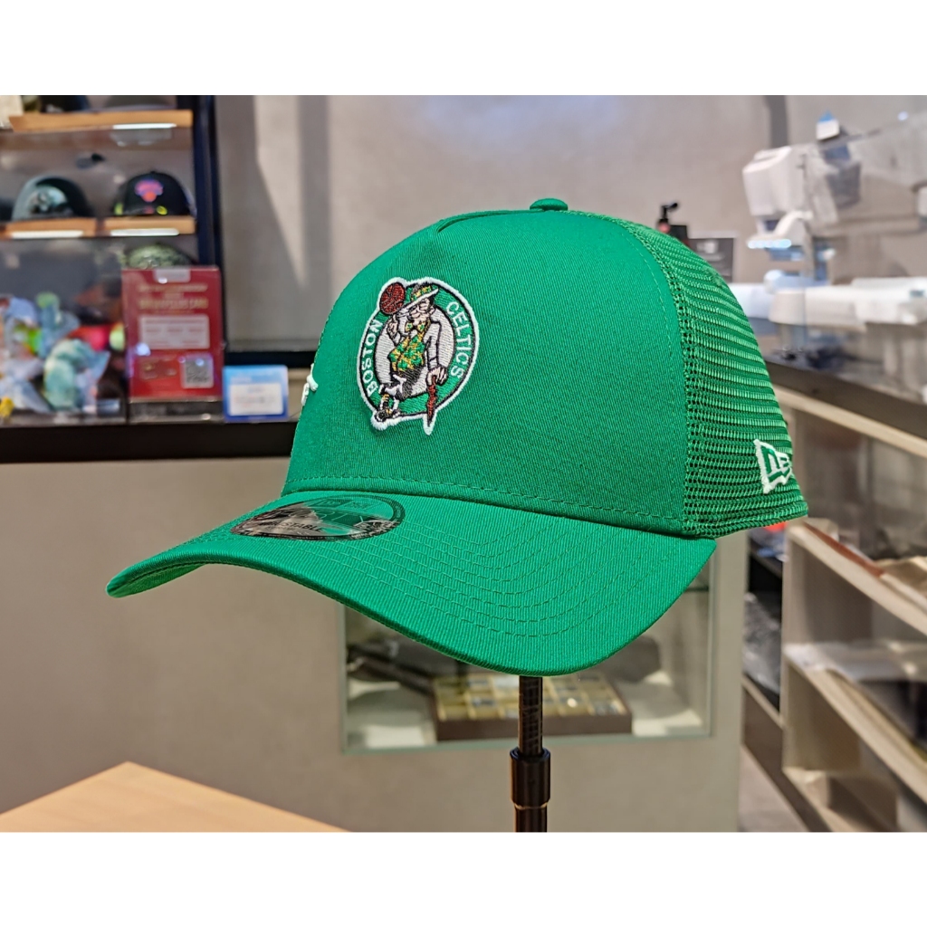 Topi New Era 9Forty A-Frame Trucker Boston Celtics Mix League Script Kelly Green Snapback Cap