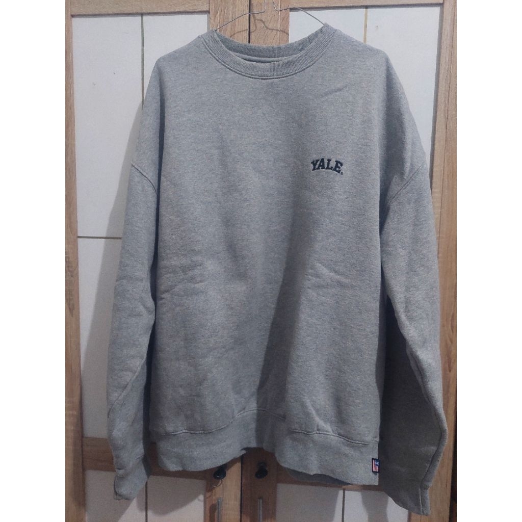 sweater crewneck cn yale