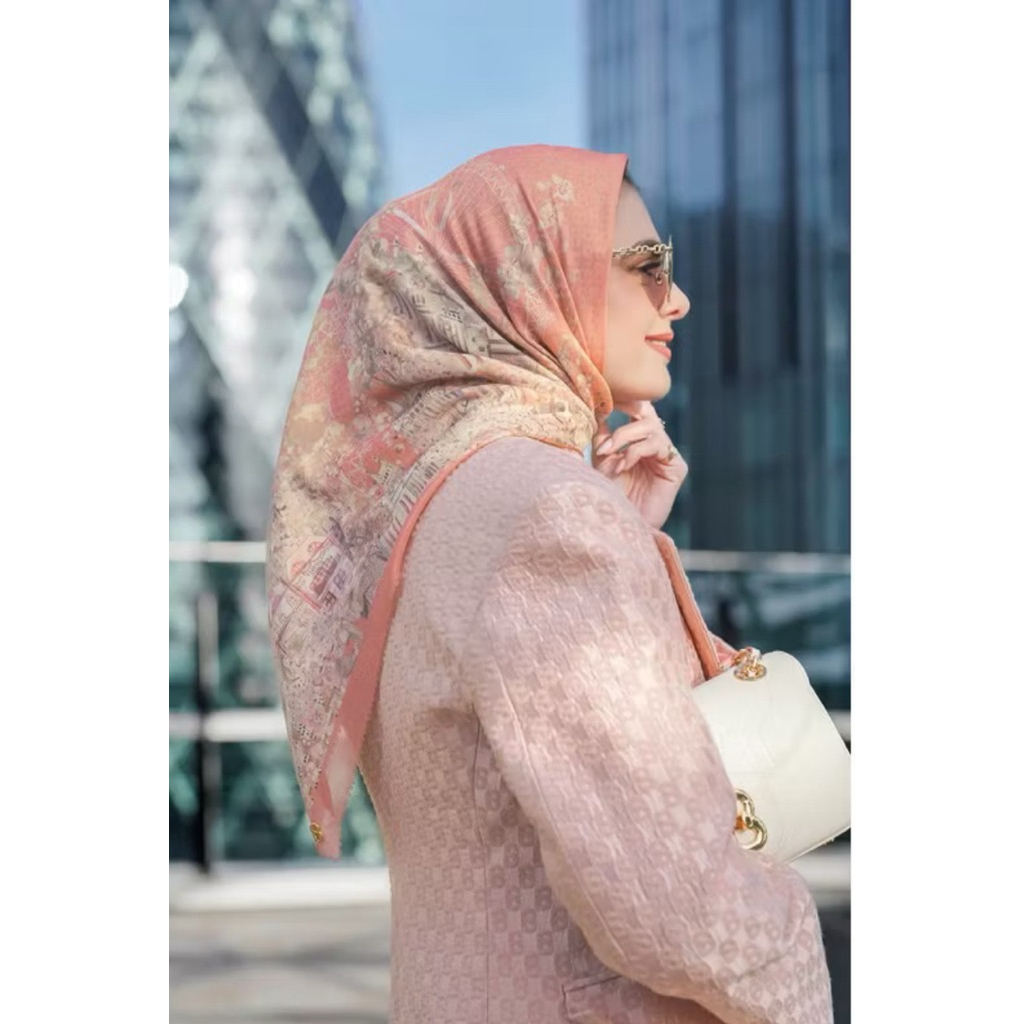 PRELOVED BUTTONSCARVES BRITISH 2 CROWN