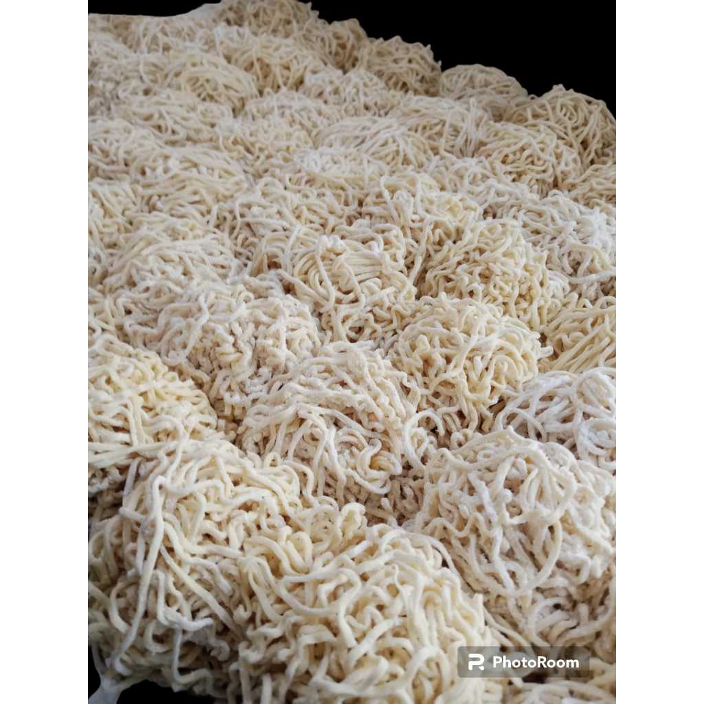 

Mie basah 3 mm - Mie Basah Mentah / Bakmi Mentah / Ramen / Fresh Noodle / Mie Mentah / Mi Basah / Mi Telur 1 kg