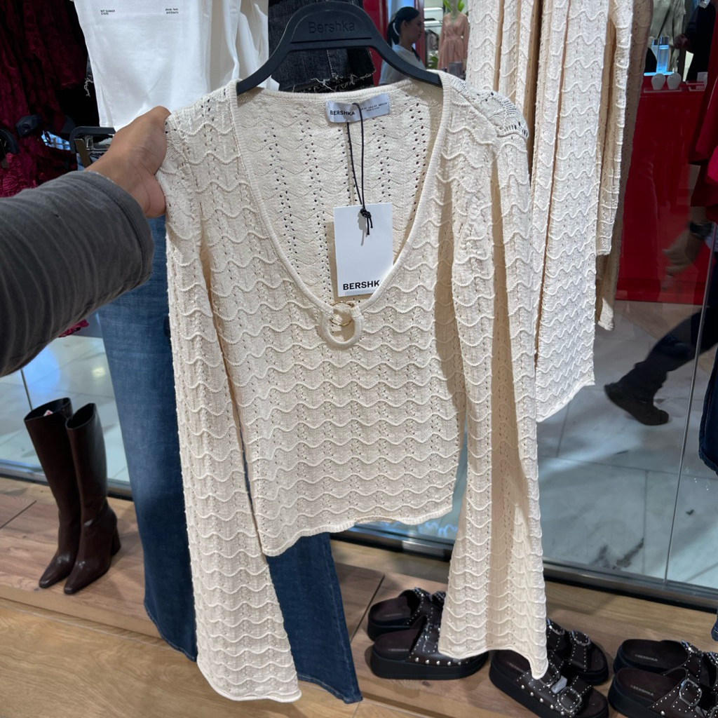 Sweater BERSHKA Women jastip (jasa titip)
