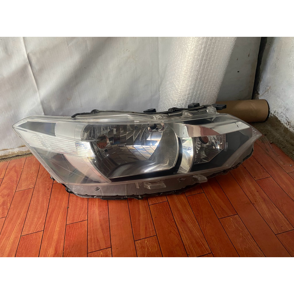 Headlamp Lampu Depan Toyota Vios gen 3 Sebelah Kanan Original Second