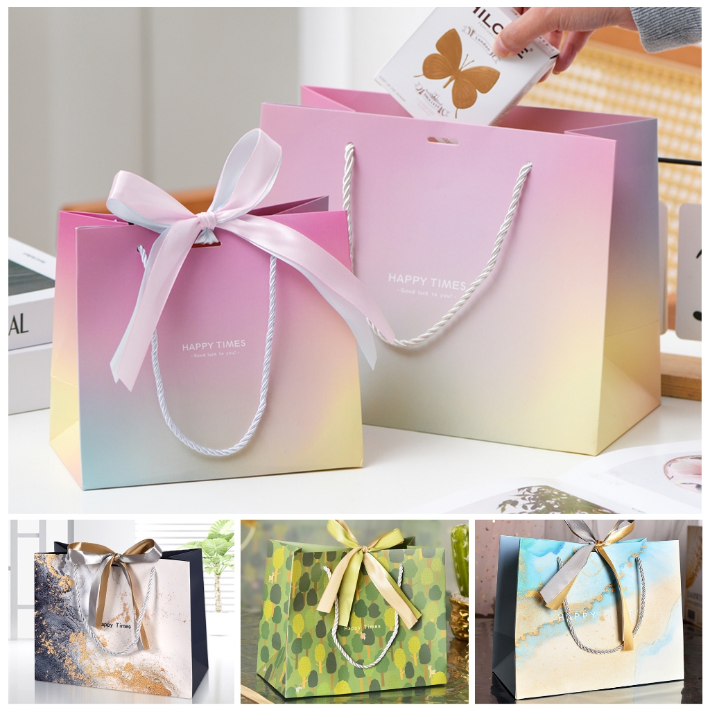 

(1PCS) Paperbag - Paper bag - Paperbag Kado - Gift Bag - Box Totebag - Premium PaperBag - Kado - Kantong Souvenir - Tas Kado Premium Souvenir Wedding - Goodie Bag - Paperbag Pita - PaperBag Tas Hadiah - PaperBag Premium Quality - Hadiah Wedding Souvenir