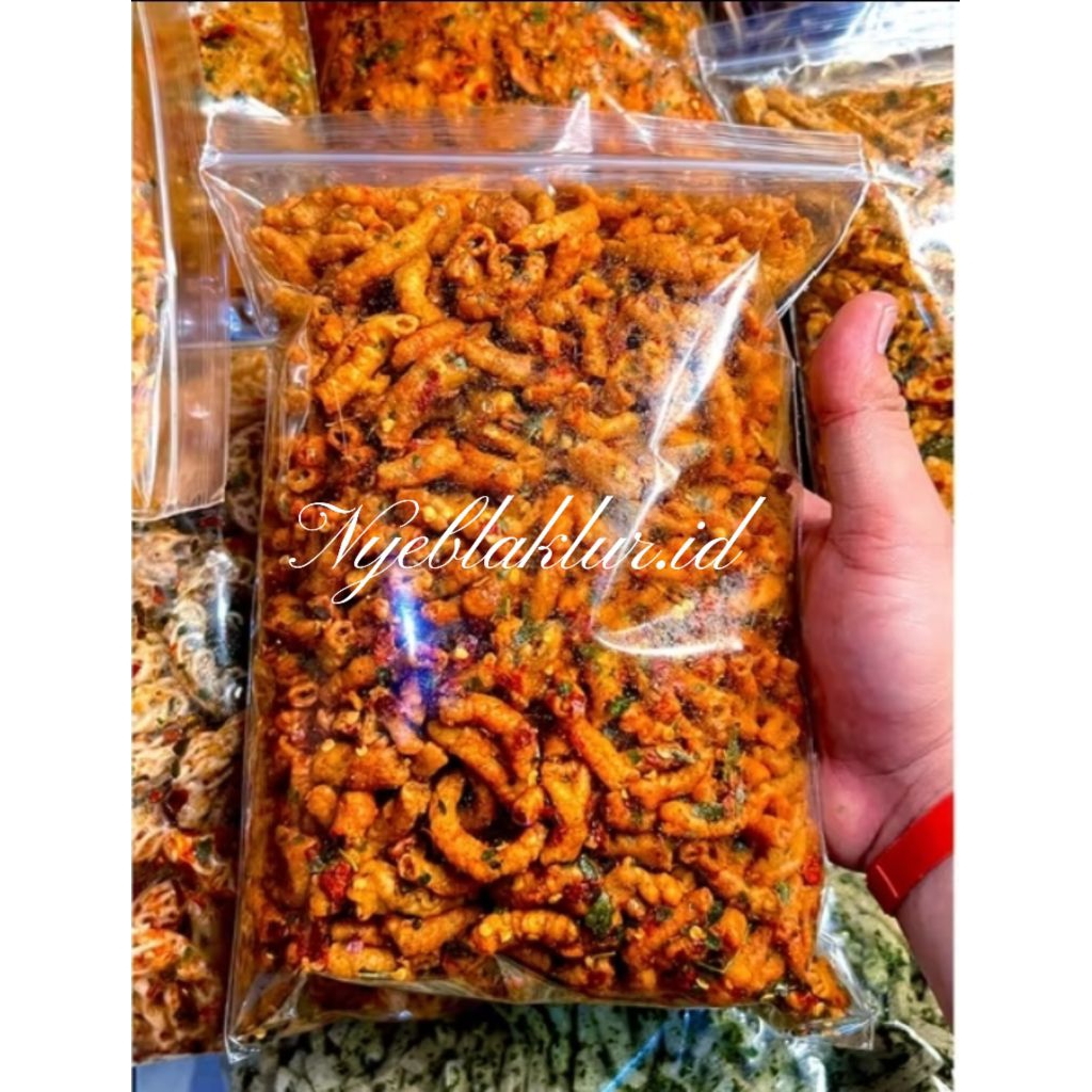 

Usus ayam crispy, keripik usus ayam pedas daun jeruk kemasan 500gr. Cemilan pedas, lauk pauk, snack ringan food instan.