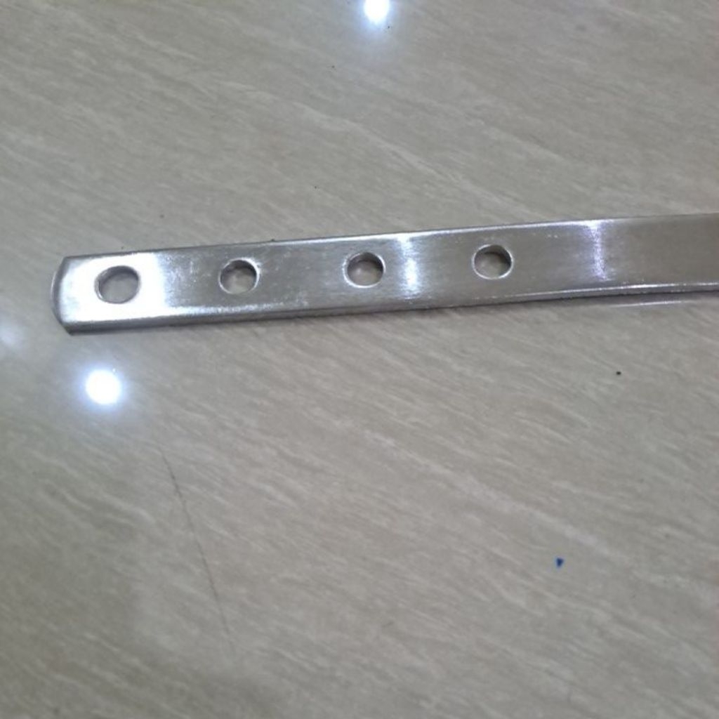 

PLAT BESI PENGGARIS BESI UNIVERSAL PLAT LUBANG