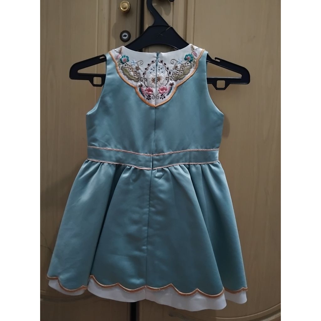 Preloved Dress anak hijau sage