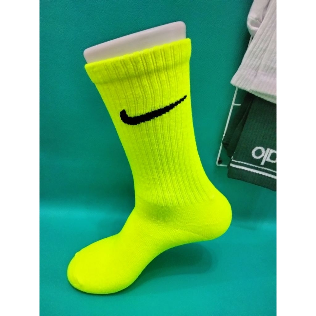 kaos kaki sport olahraga nke hijau stabilo