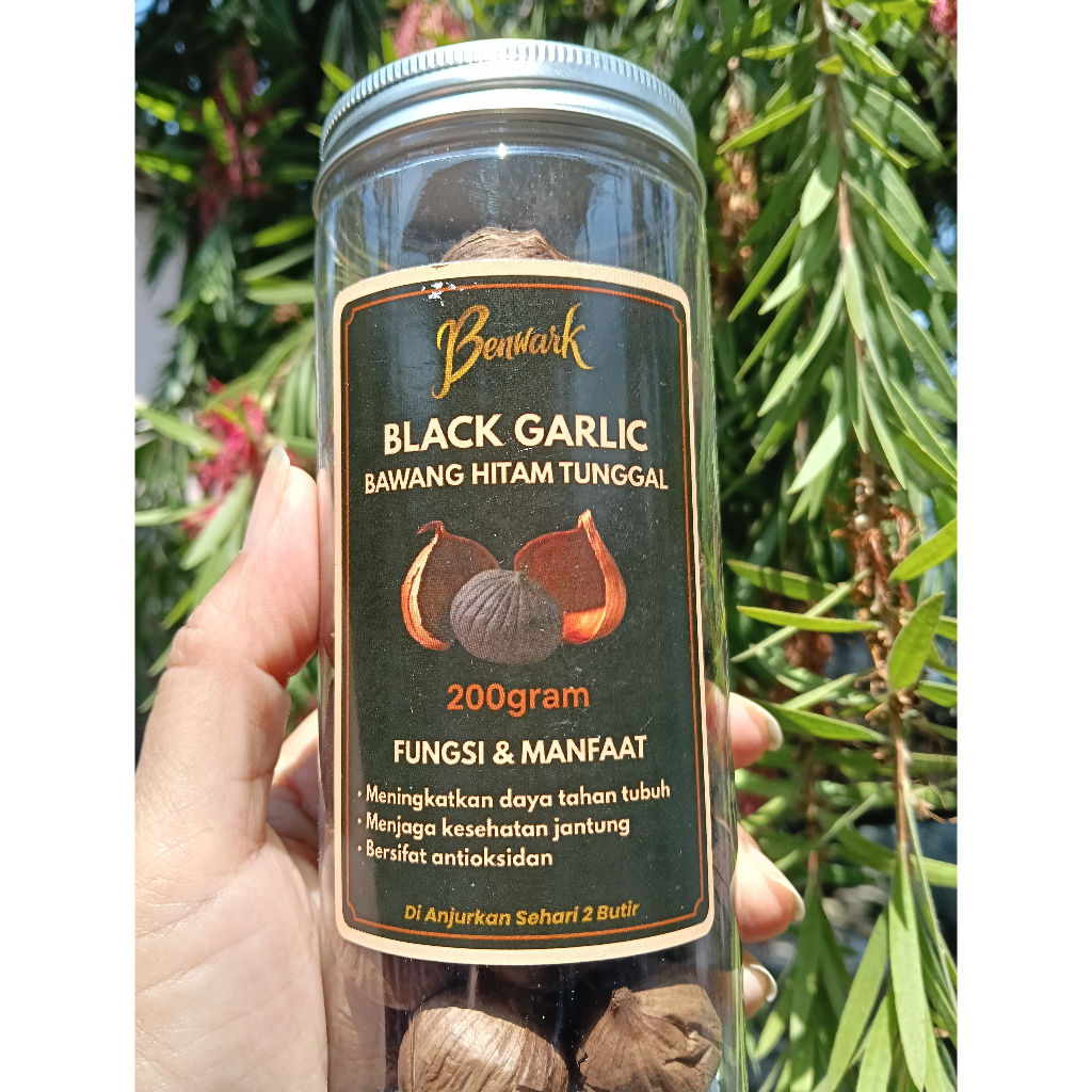 

Benwarik Black Garlic 200gr – Bawang Hitam Tunggal Premium