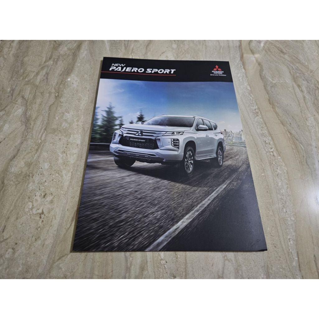 brosur katalog mobil mitsubishi pajero sport 2022 leaflet