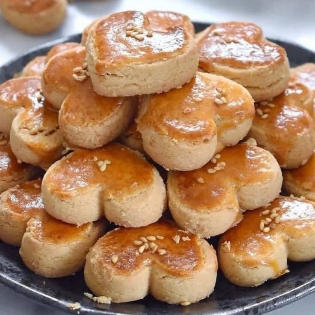 

Kue Kacang Lebaran Gurih Enak 1 Toples 250 Gram