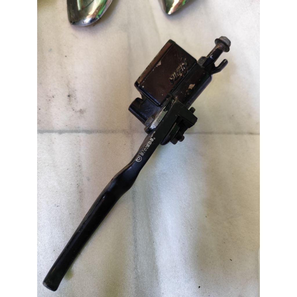 master rem depan cb150r