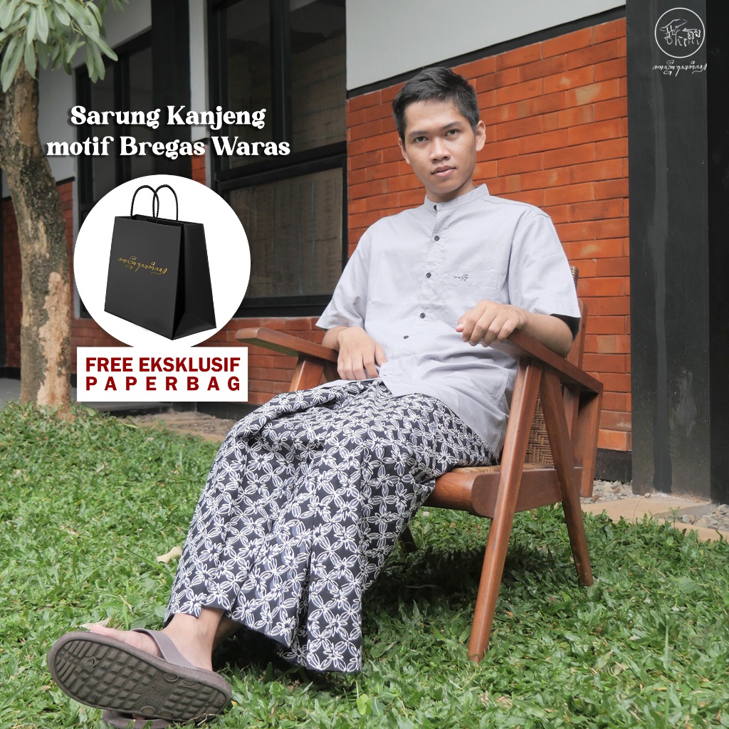 Sarung Kanjeng Serial Aksara Jawa Motif Bregas Waras