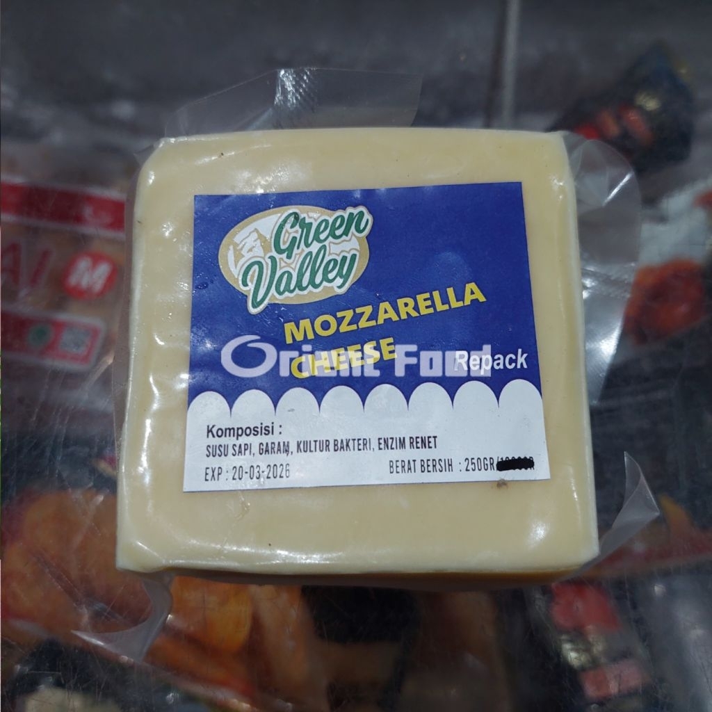 

Keju Mozzarella Blok Green Valley 250gr