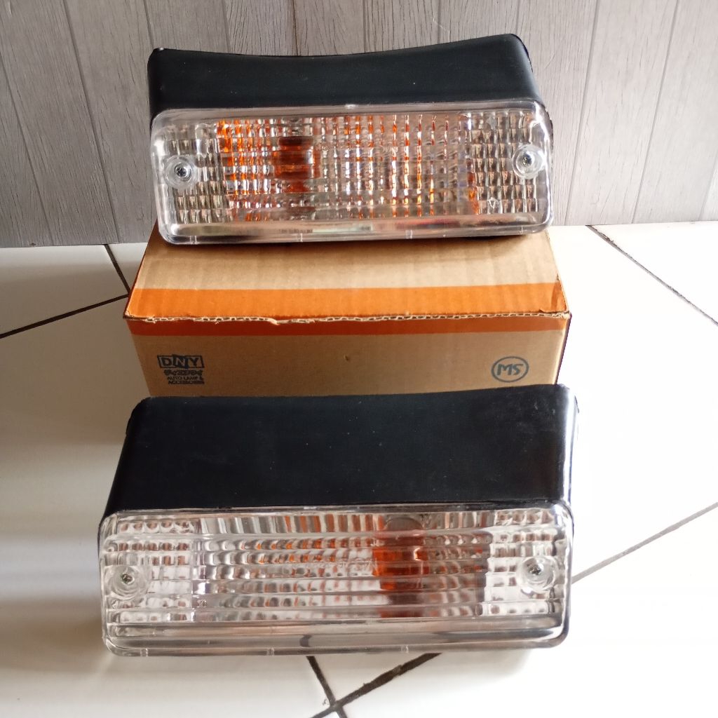 Lampu sein bemper kristal kijang Grand