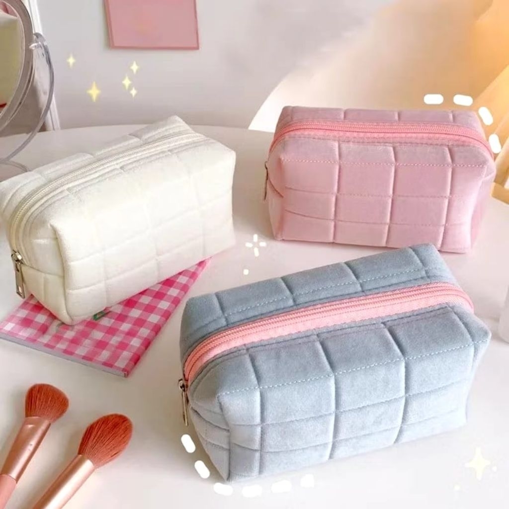 

Pouch Kosmetik Lucu Warna Macaroon Kotak Pensil Sleting Velvet Aesthetic Pastel Tempat Pensil Bulu Bentuk Bantal