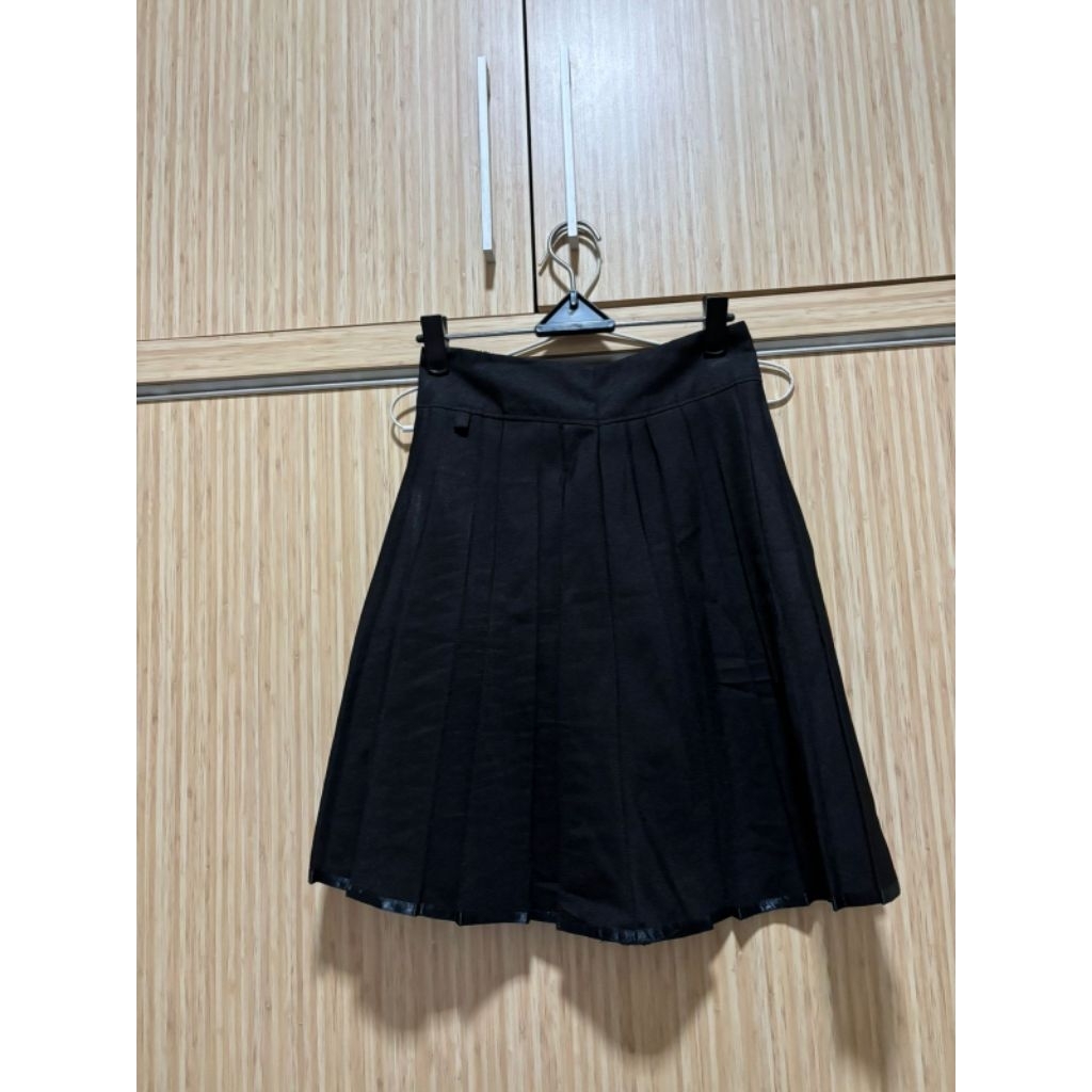 rok hitam preloved
