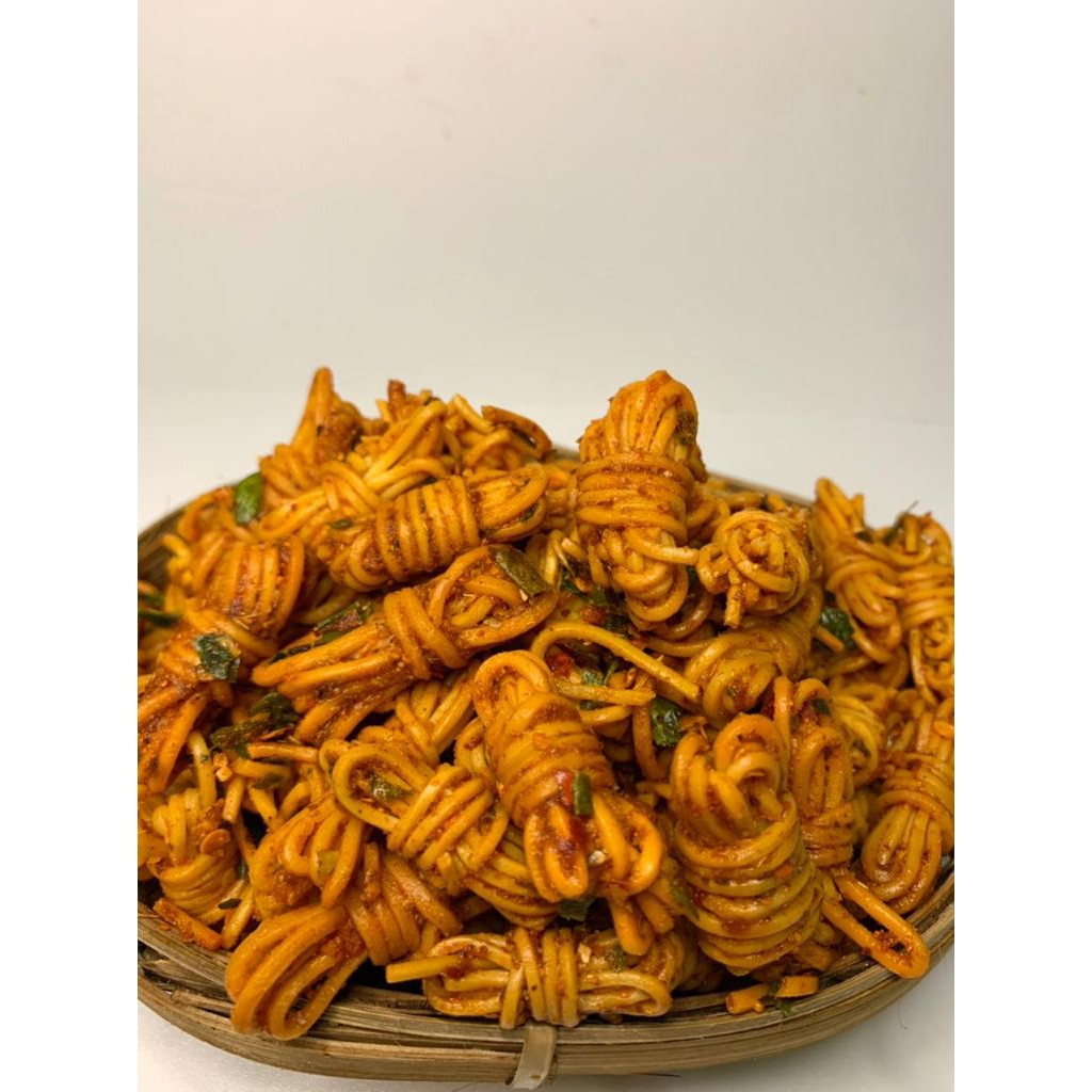 

Mie uwel | Camilan kekinian | Camilan sultan | Camilan pedas best seller