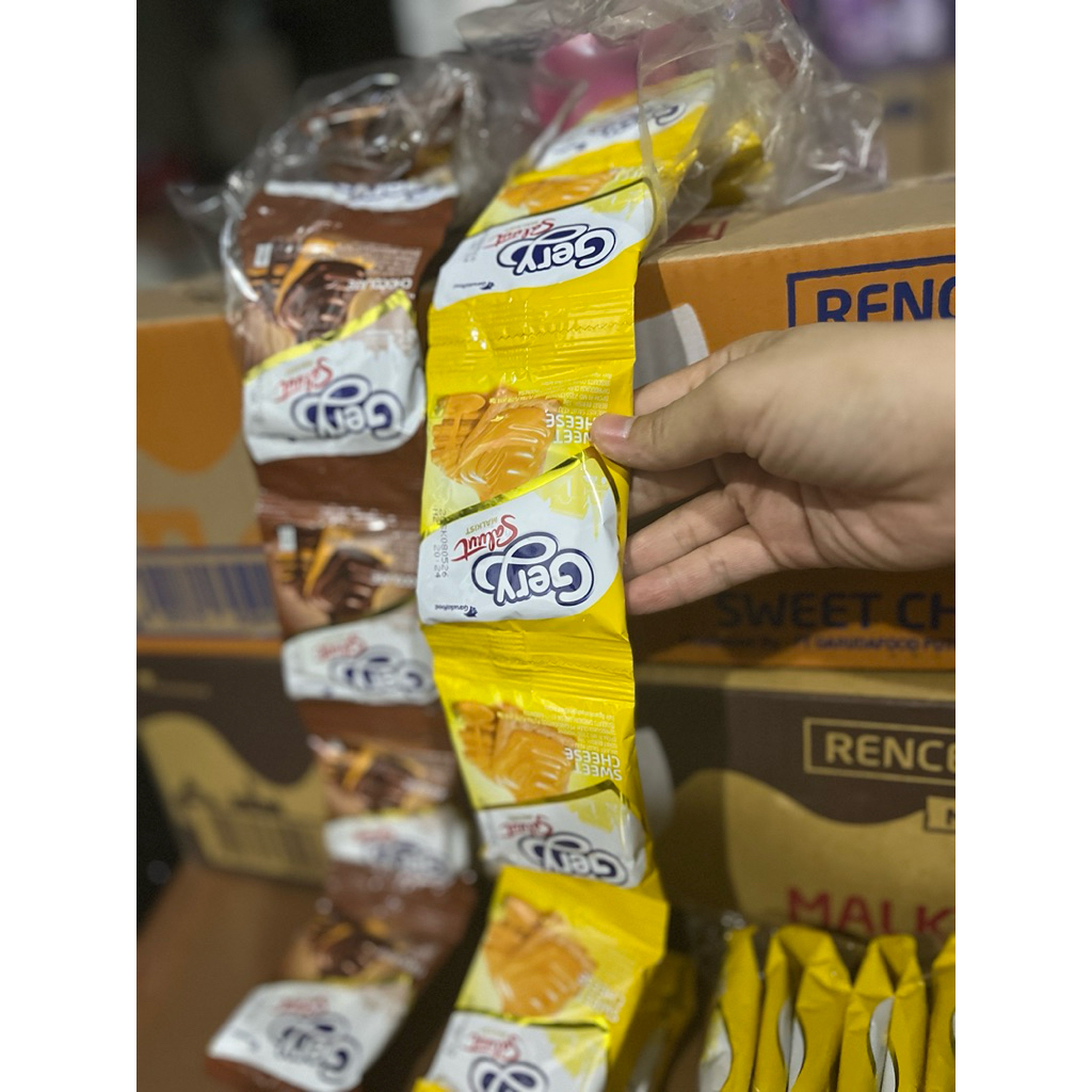 

Gery Crakers Malkist Saluut Keju / cheese dan coklat 18 gram isi 10 pcs ( Instan / Gosend )