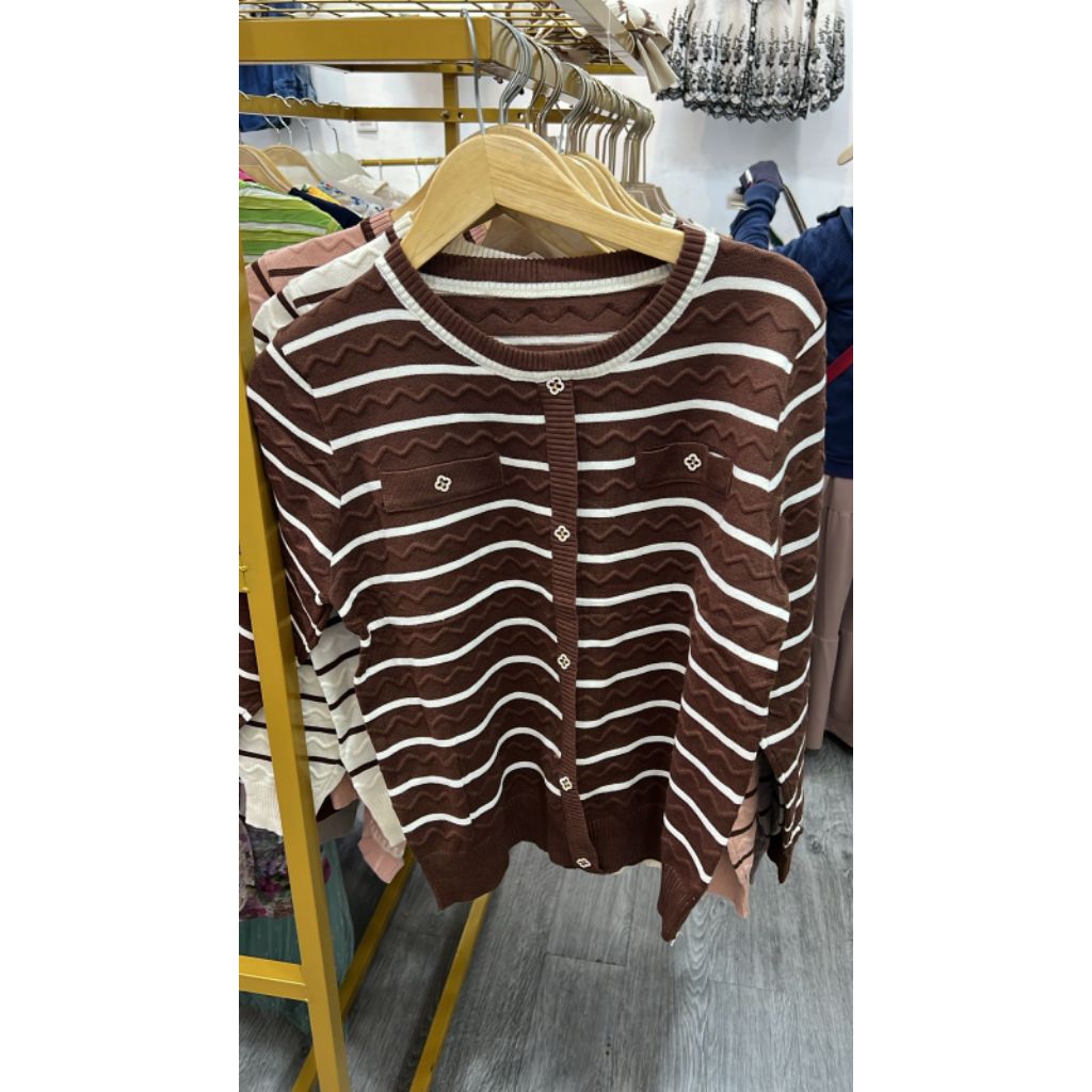 SWEATER RAJUT TEBAL BAJU MOTIF GARIS GARIS KANCING DEPAN IMPOR BANGKOK