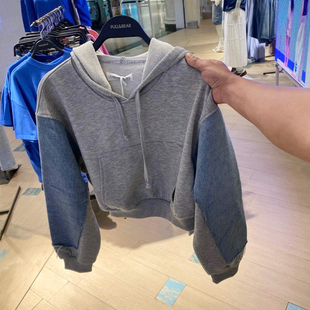 Jastip. Hoodie Crop Pull&Bear (Women)