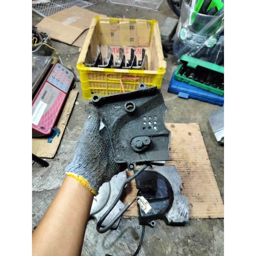 tutup gear ger depan original suzuki satria fu set sensor
