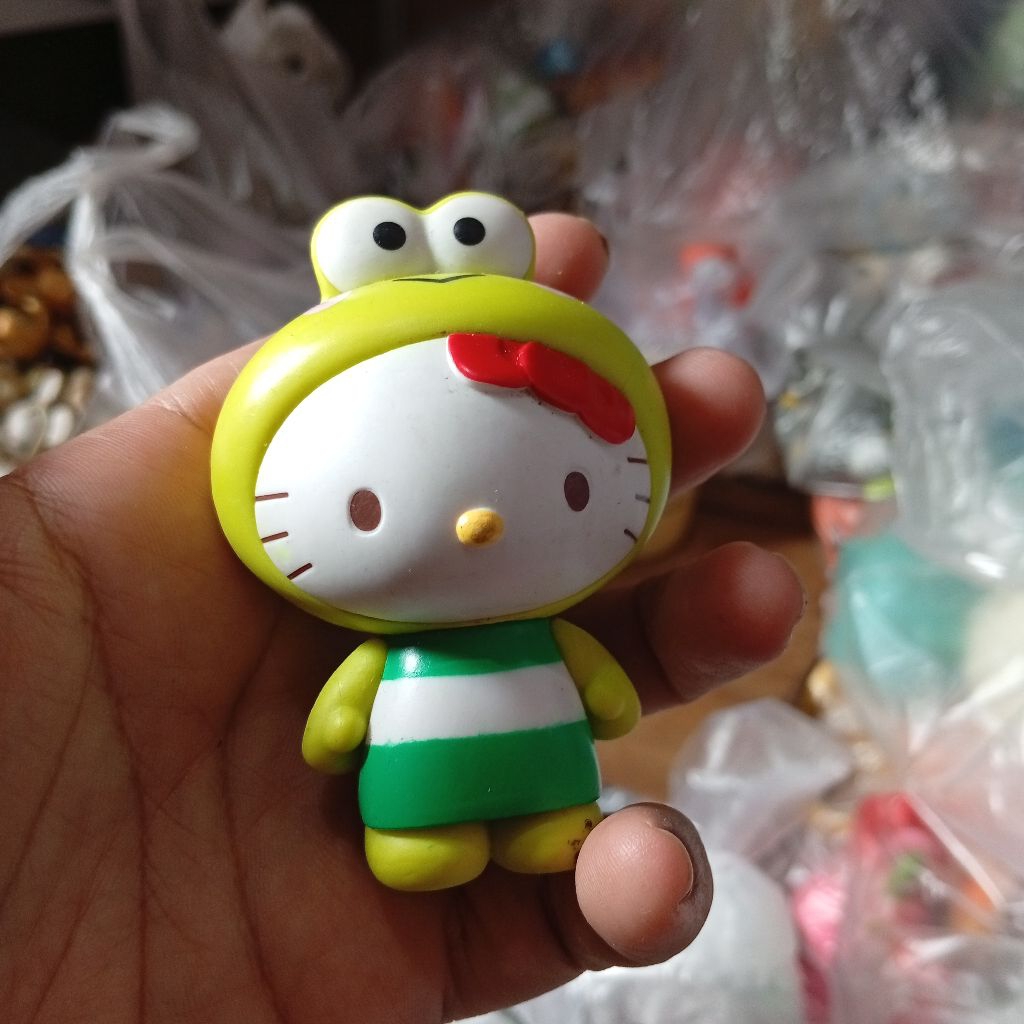 hello kitty toys yoshinoya frog costume