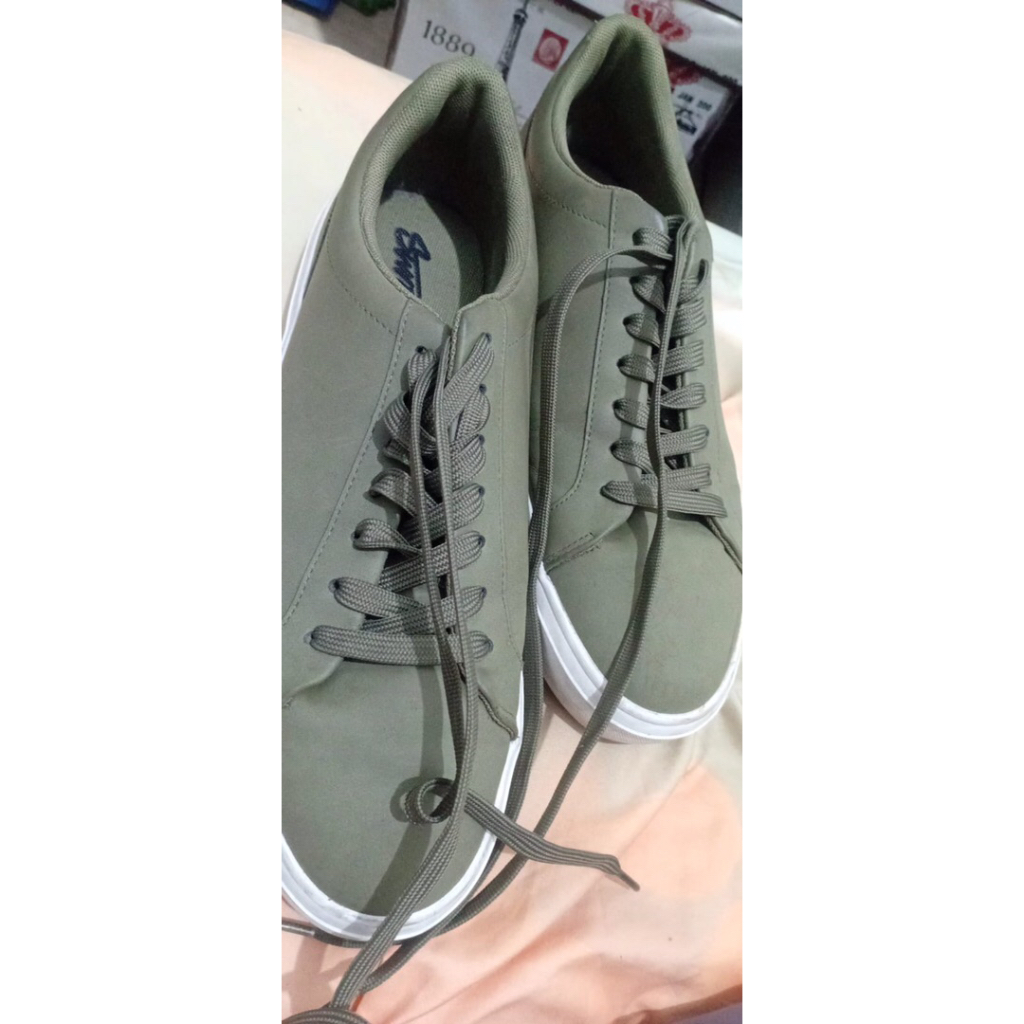 Sepatu Pria Sneakers Pull & B Hijau Army