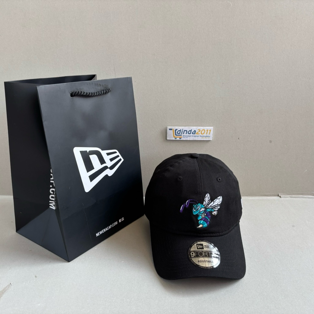 Topi NEW ERA 9Forty UNSTRUCTURED N.B.A GNARLY CHARLOTTE HORNETS Original