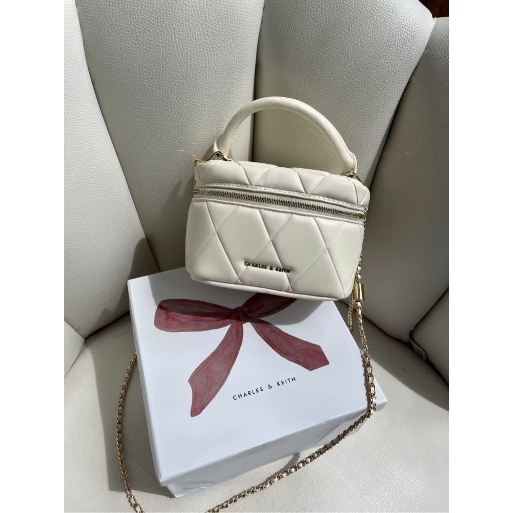 Tas wanita terbaru Slingbag  black and white free box ck