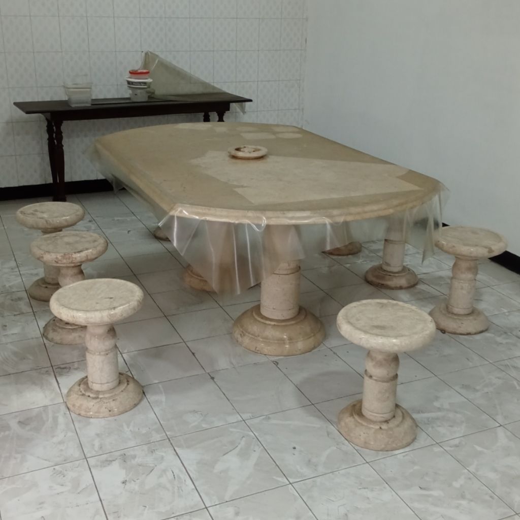 Meja Makan Marmer Set 2 Kaki 8 Kursi Bundar Model Klasik Jadul Bonus Dudukan Galon Dan Asbak Bekas