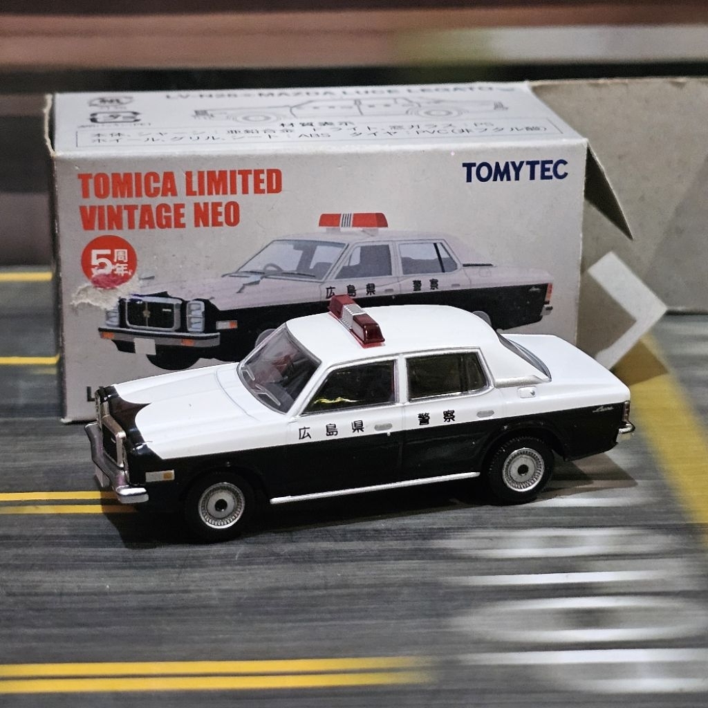 Tomica Limited Vintage Neo 1/64 Mazda Luce Legato Police Car JAPAN LV N26 patrol pop race