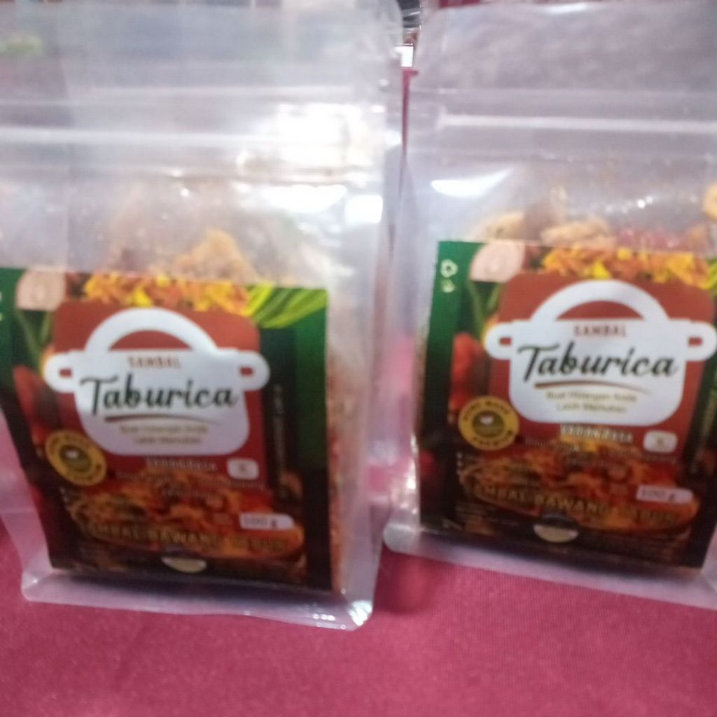 

sambal bawang tabur/sambal rica 50 gram untuk botol dan 100 gram untuk pouch.