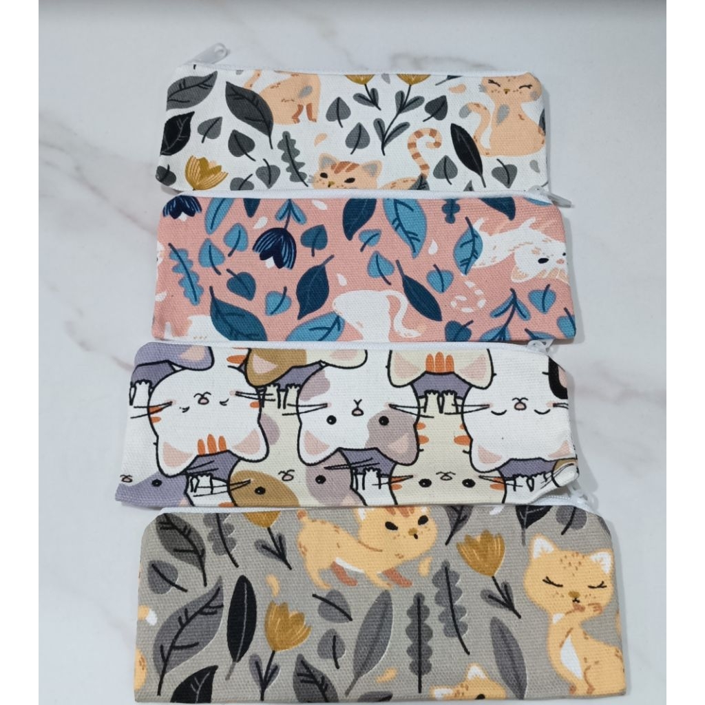 

TEMPAT PENSIL / POUCH /DOMPET KANVAS UKURAN 18 x 7,5 CM