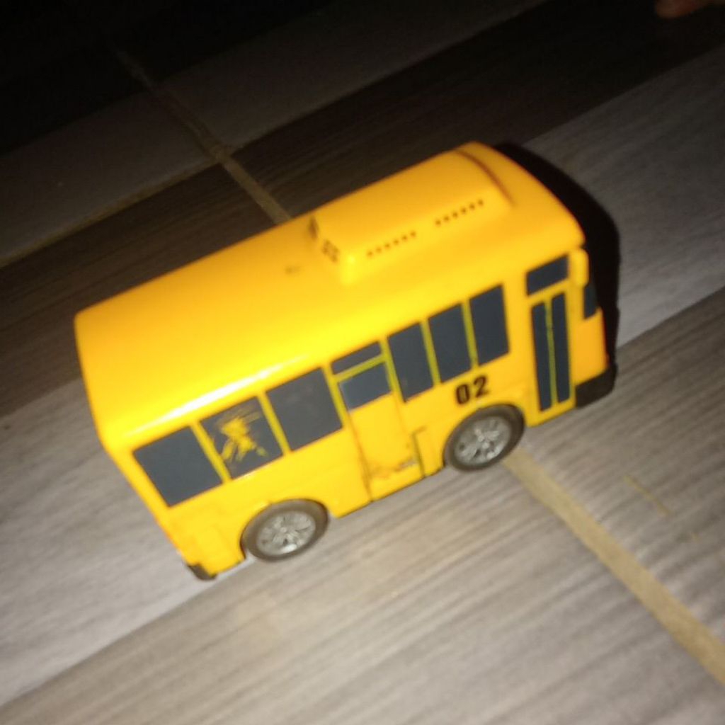 mainan anak preloved Tayo bus