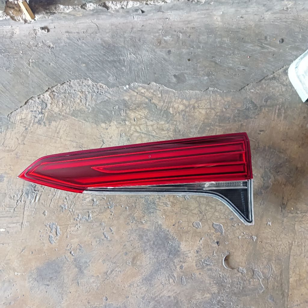 stoplamp bagasi Fortuner vrz 2016 original