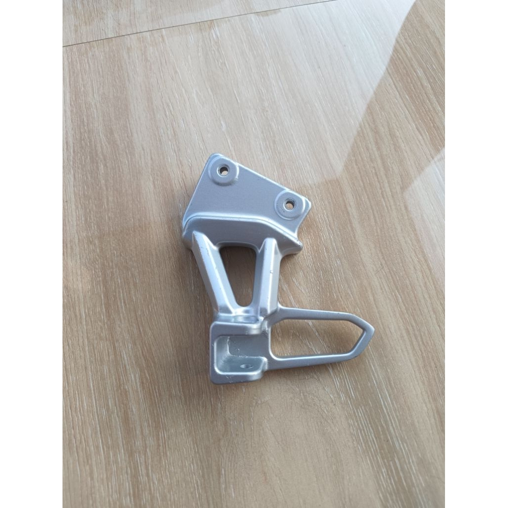 Foot step belakang suzuki skywave original footstep dudukan step skywave bagian kiri