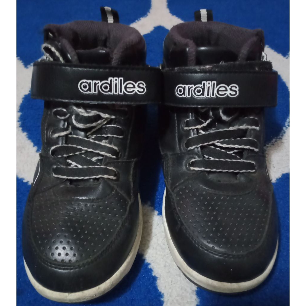 Sepatu anak unisex PL brand