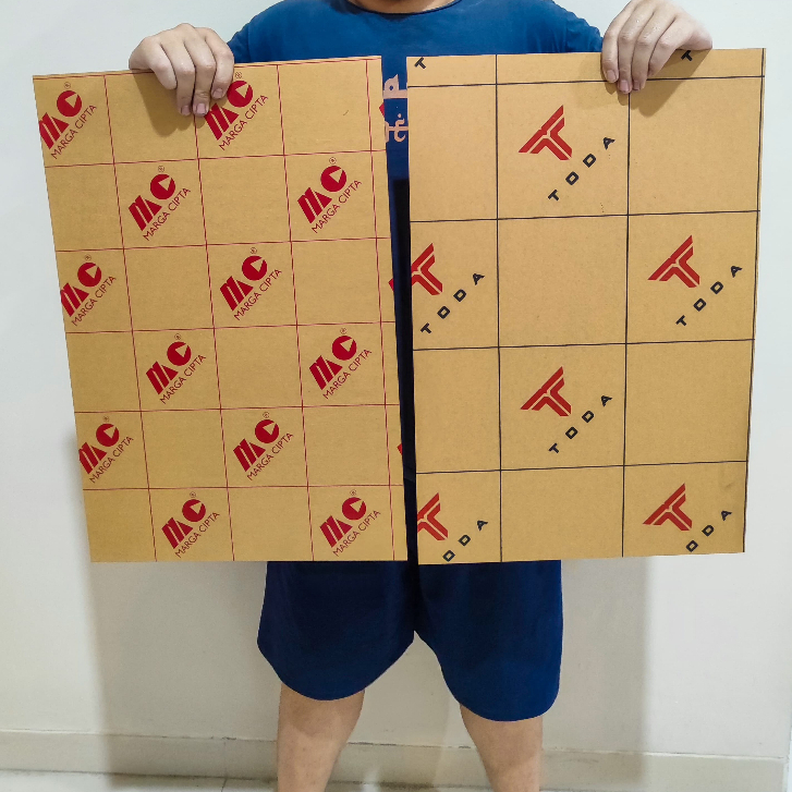 

Akrilik MARGA CIPTA hitam rhyben / hitam transparan tebal 2mm ukuran 40x60 cm