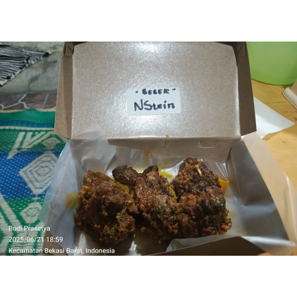 

Bebek ungkep Rica-rica Premium satu ekor kemasan vakum