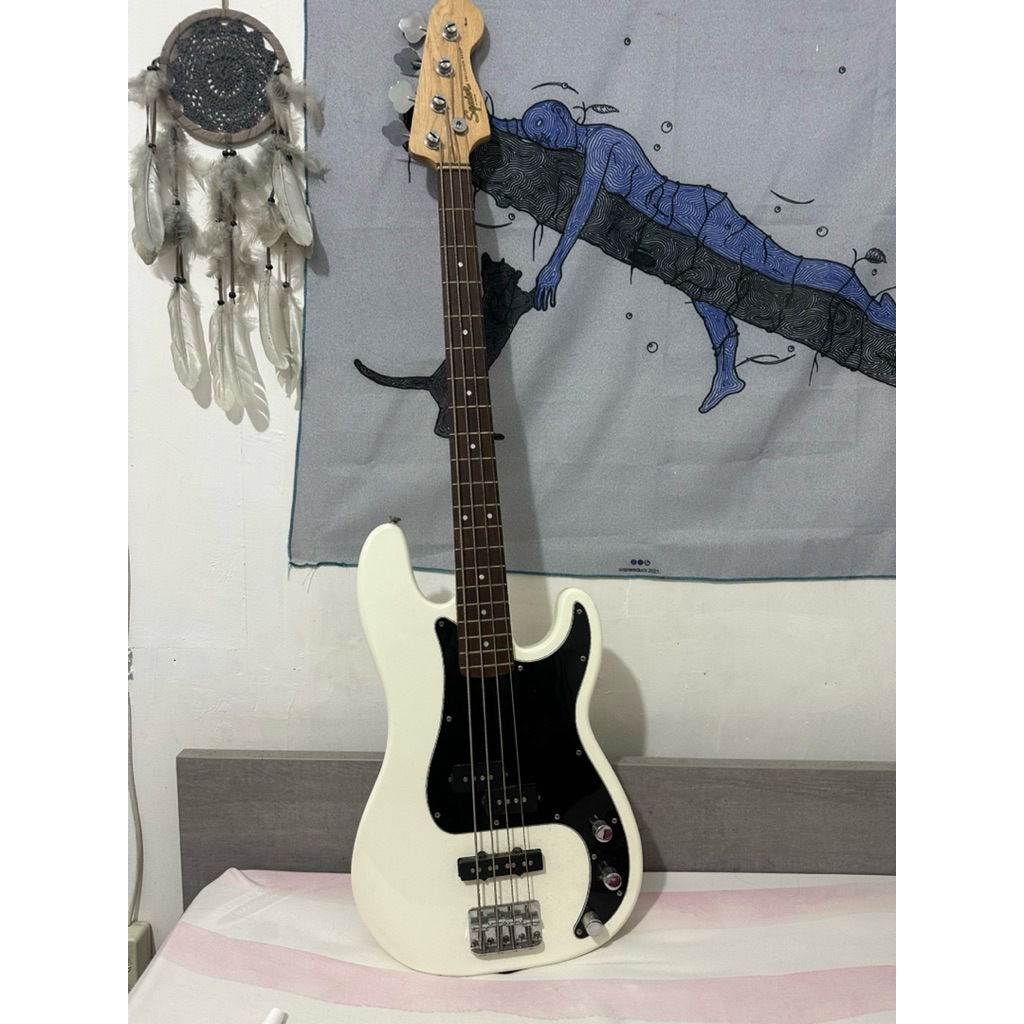 Squier Affinity Precision Bass Olympic White