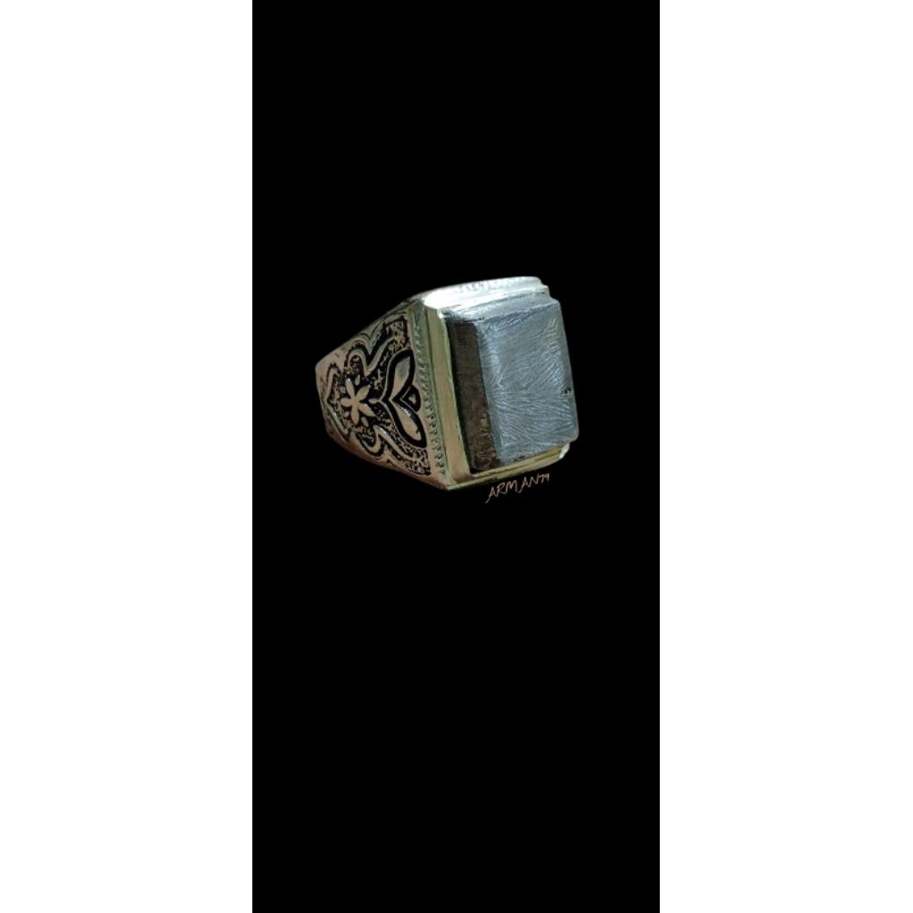 Batu Cincin iron Meteorite