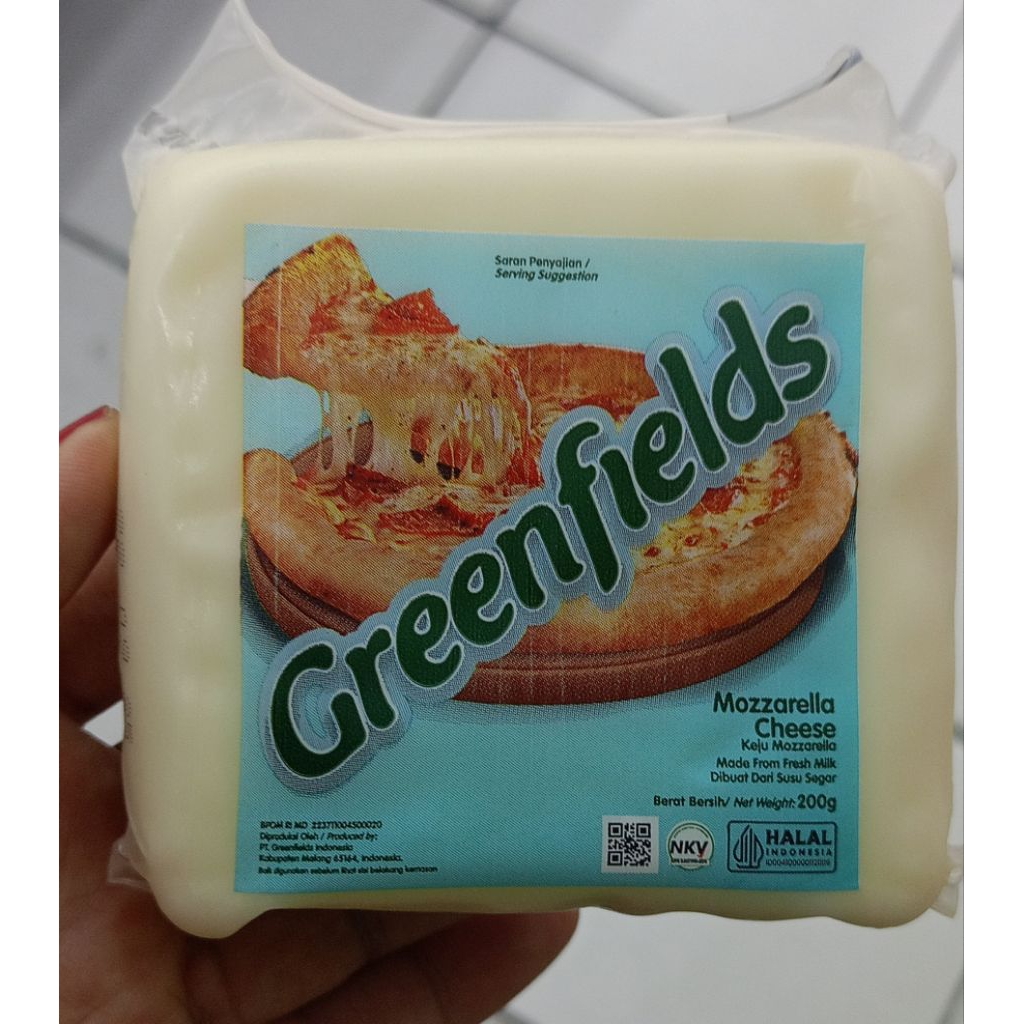 

Greenfields Mozzarella Keju 200gr Halal