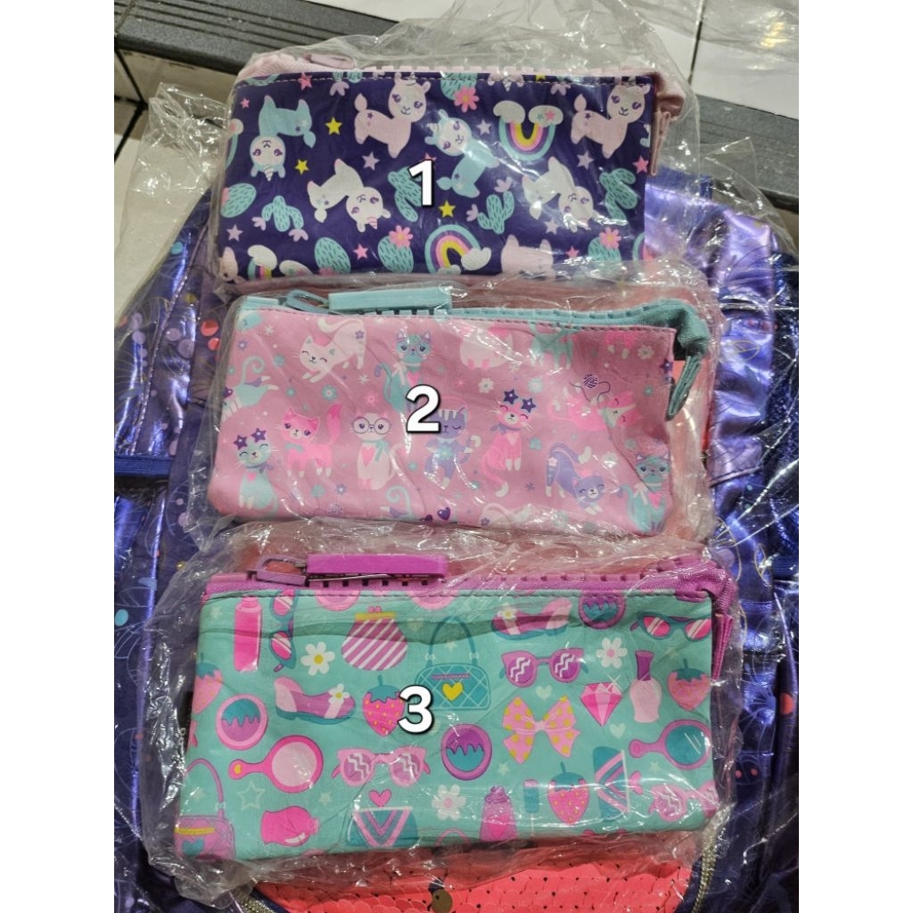 

Smiggle Triple Pocket Pencilcase