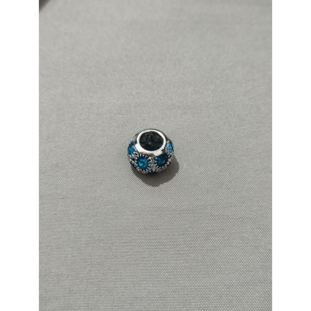 Charm Titanium Bola Kristal Biru Silver